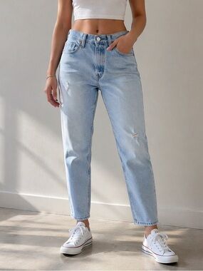 Levi’s 501 Skinny Jeans Light Wash Distressed Button Fly W26 L28